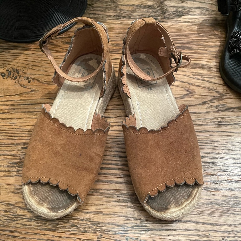 GAP Size 13 Youth Espadrilles